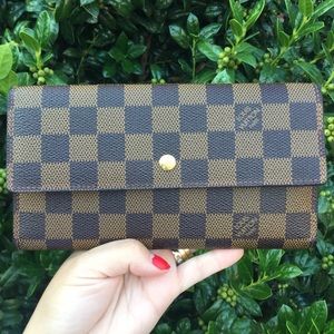 💯 Authentic Louis Vuitton International Wallet